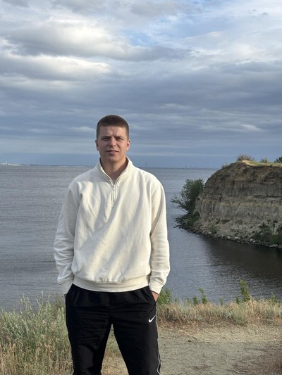 Константин Ухов