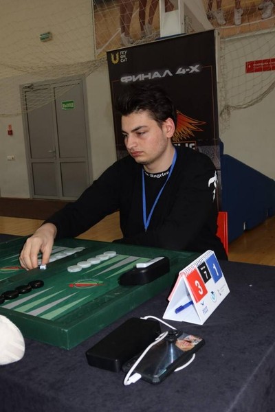 Арсен Апозян