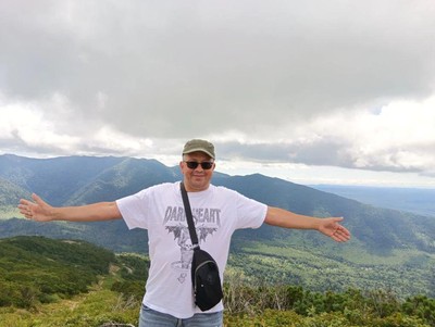 Василий Акмалов